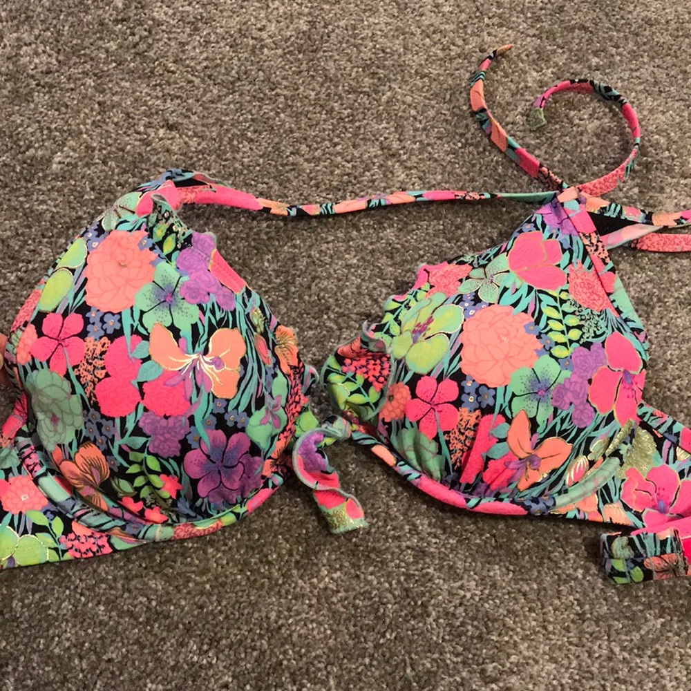 Victoria’s Secret bikini top